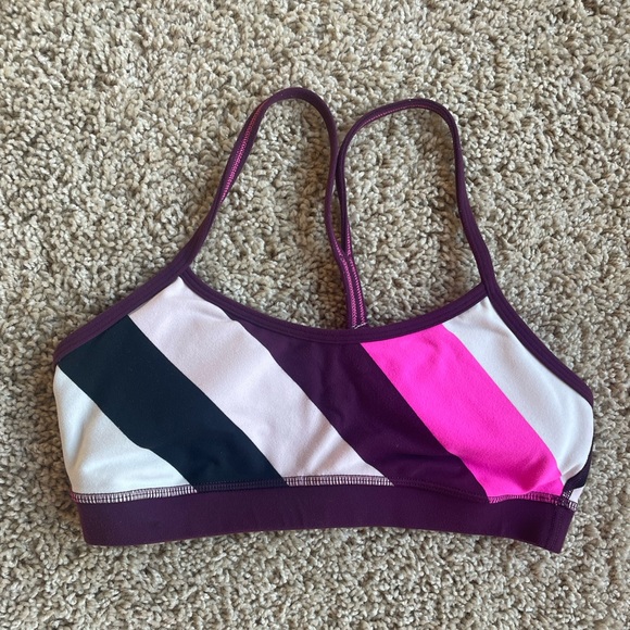 Lululemon Flow Y Bra, Lululemon Clothes, Lululemon Bra, Lululemon Athletica - Picture 1 of 7